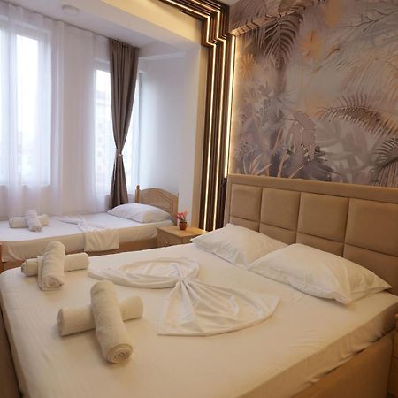 Golden Sleep Hostel Shkoder Ngoại thất bức ảnh