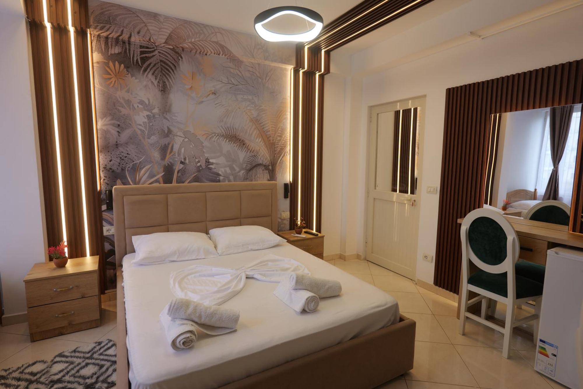 Golden Sleep Hostel Shkoder Ngoại thất bức ảnh