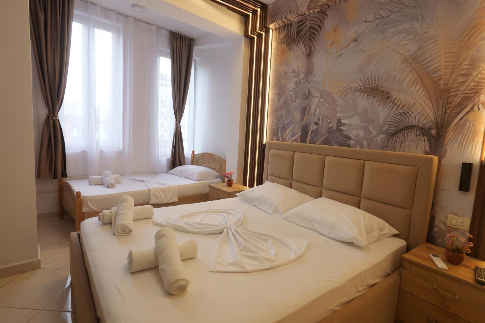 Golden Sleep Hostel Shkoder Ngoại thất bức ảnh