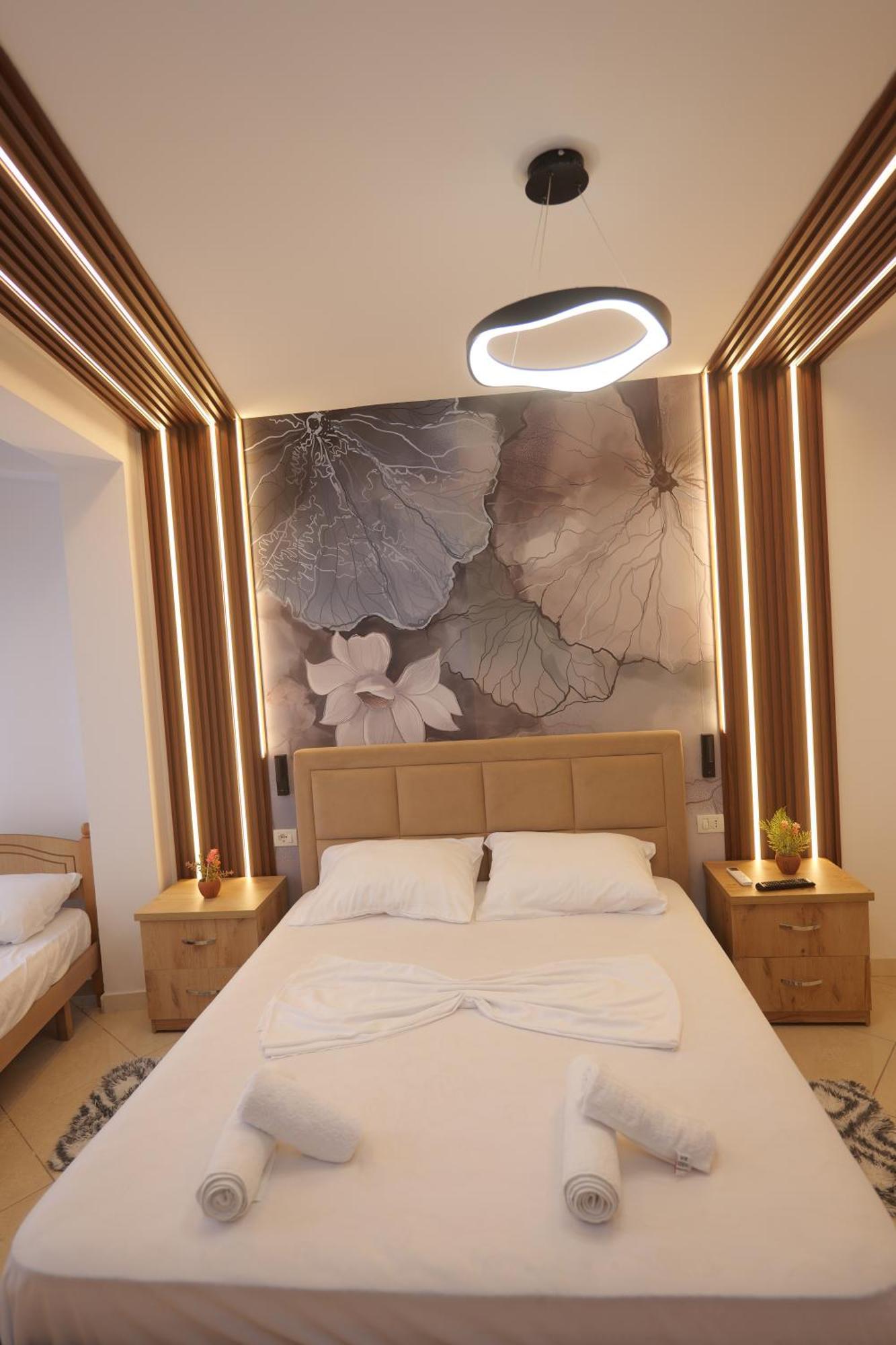 Golden Sleep Hostel Shkoder Ngoại thất bức ảnh