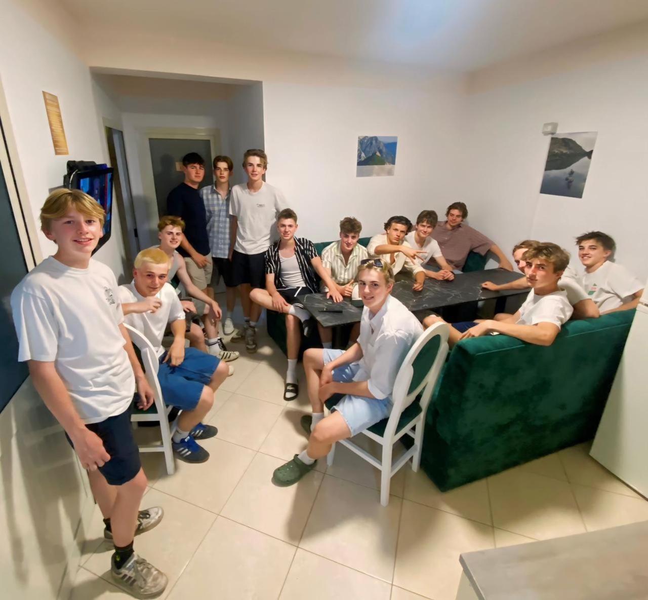 Golden Sleep Hostel Shkoder Ngoại thất bức ảnh