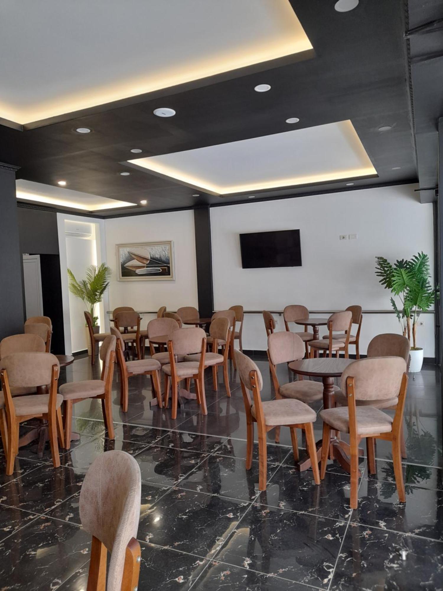 Golden Sleep Hostel Shkoder Ngoại thất bức ảnh