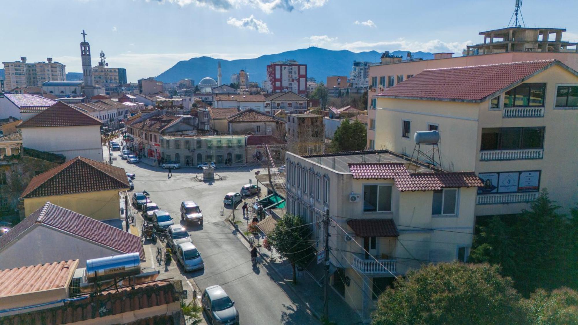 Golden Sleep Hostel Shkoder Ngoại thất bức ảnh
