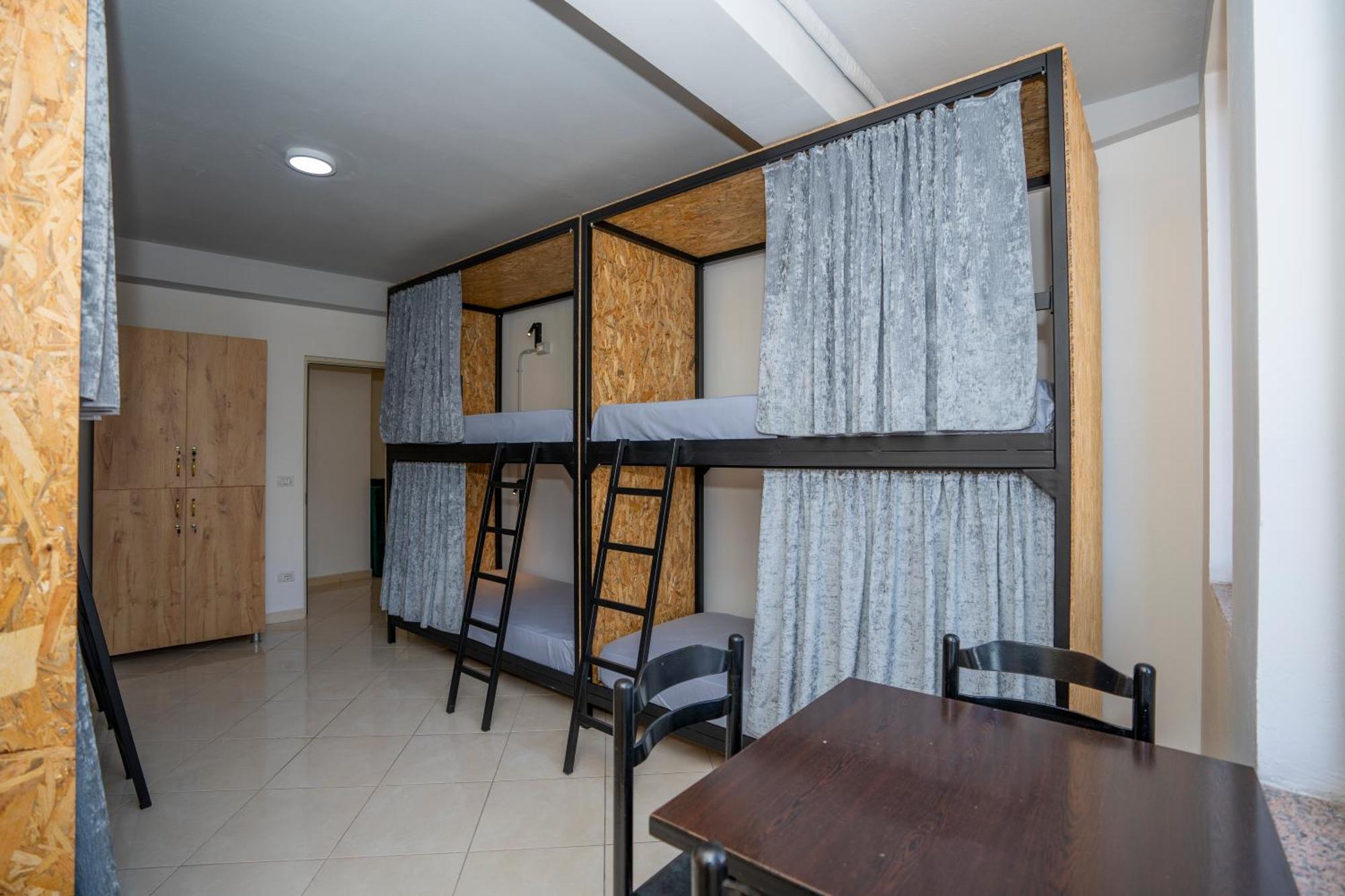 Golden Sleep Hostel Shkoder Ngoại thất bức ảnh