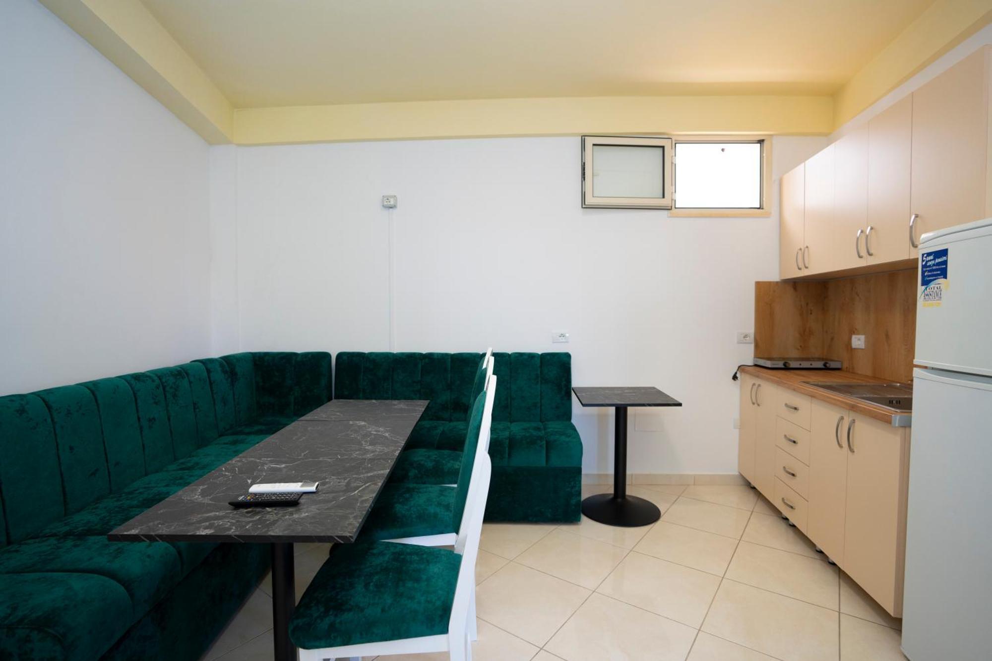 Golden Sleep Hostel Shkoder Ngoại thất bức ảnh
