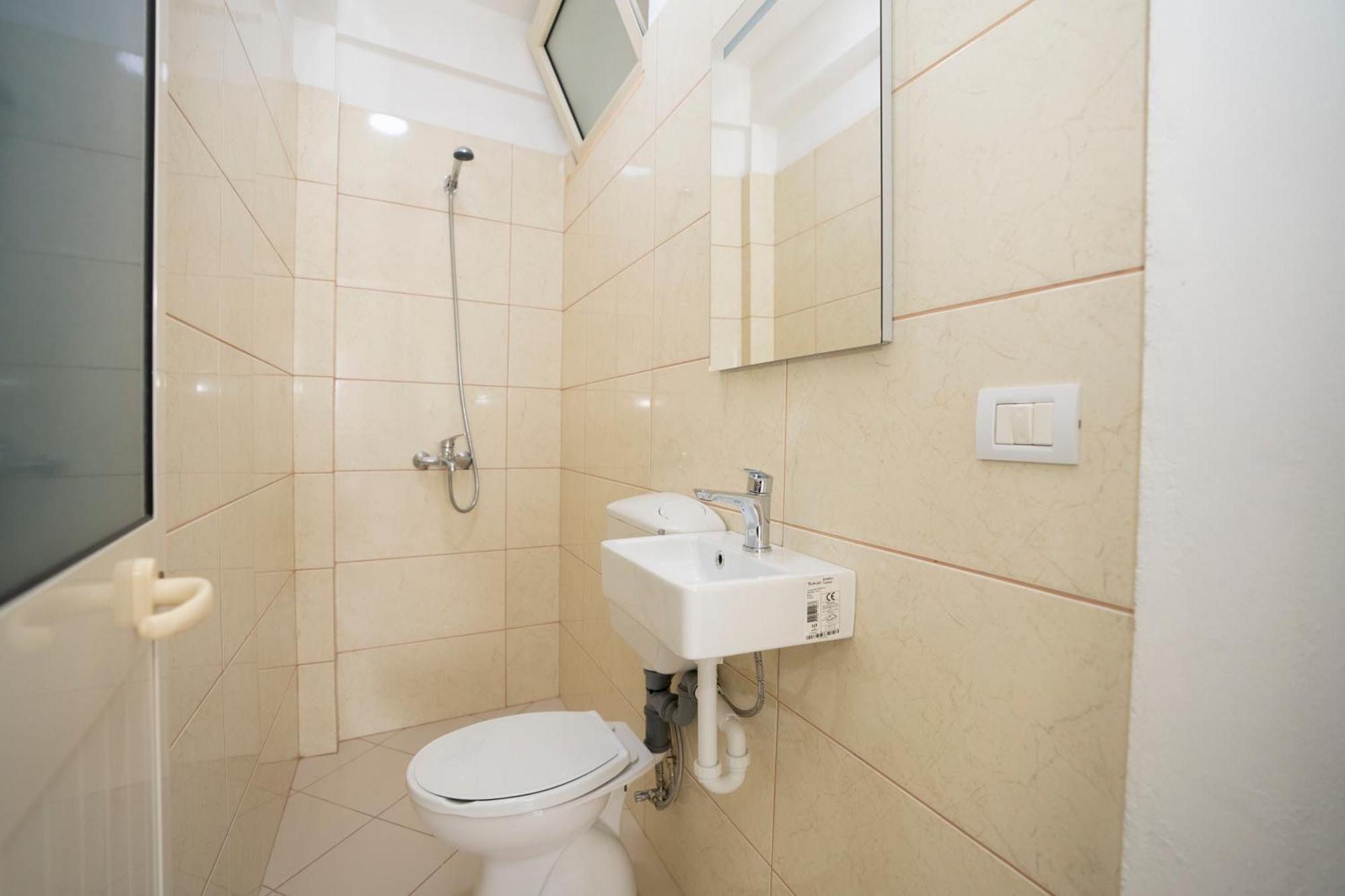 Golden Sleep Hostel Shkoder Ngoại thất bức ảnh