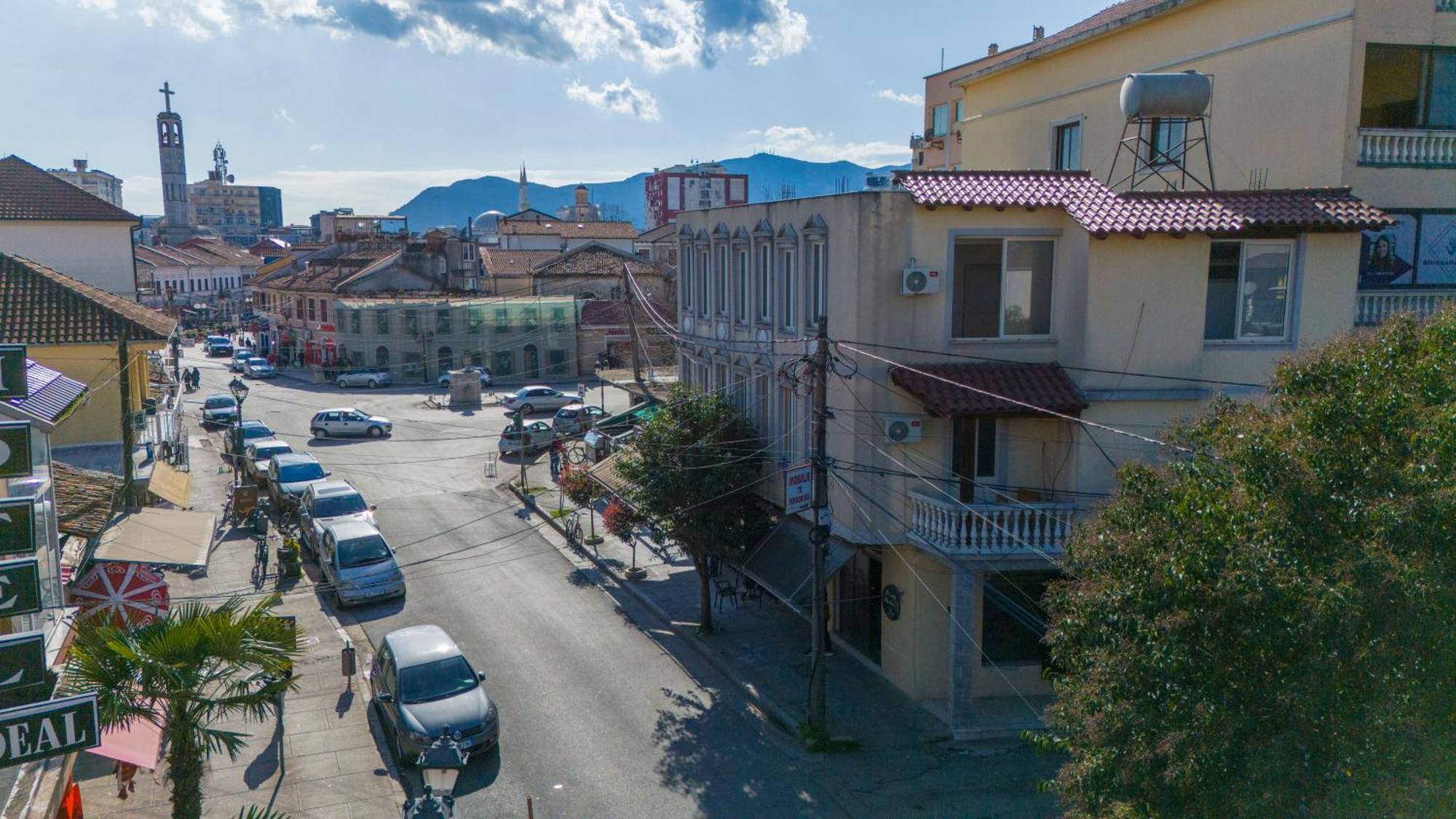 Golden Sleep Hostel Shkoder Ngoại thất bức ảnh